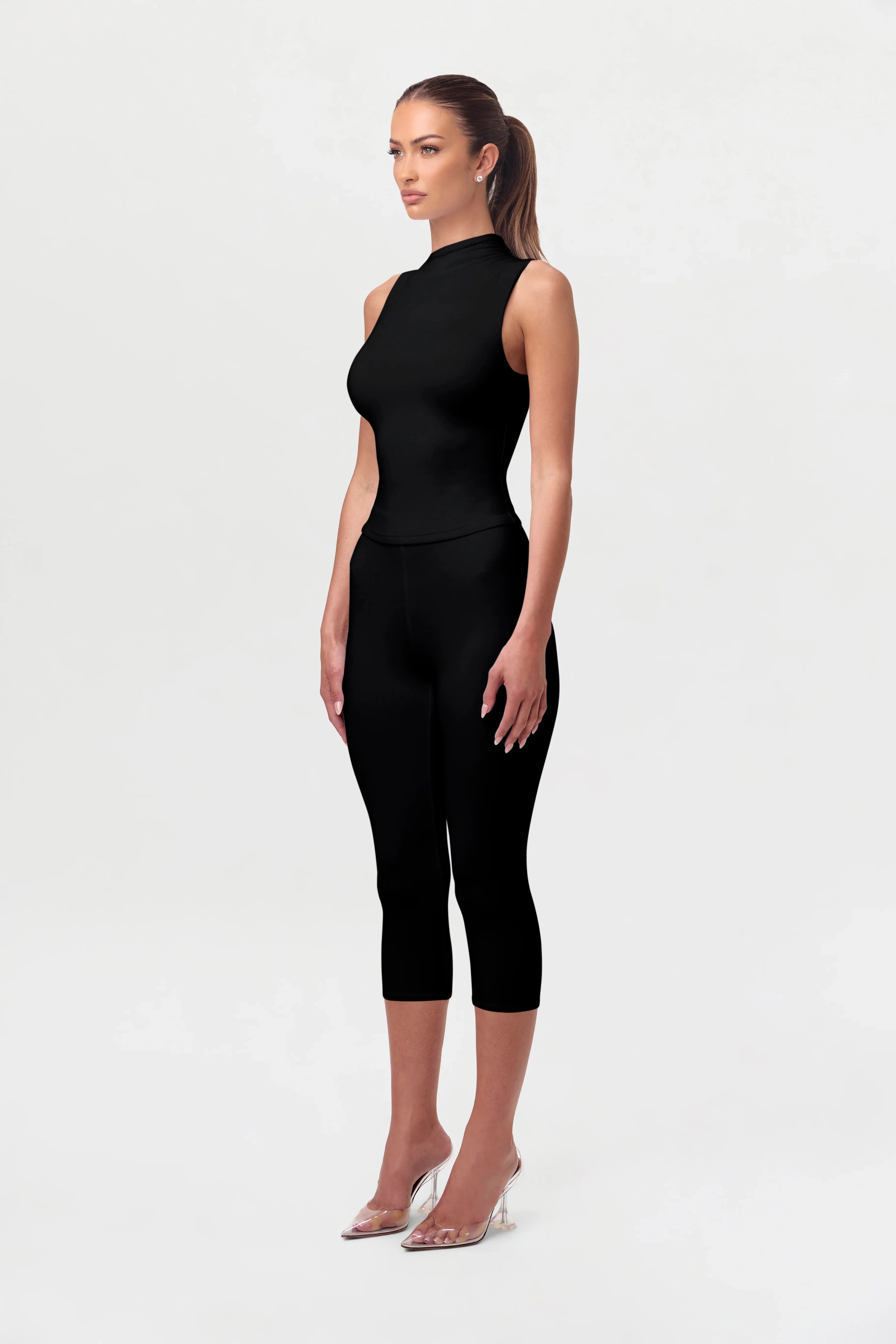 Smooth Sculpt Capri Legging