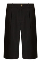 Mid-Rise Trouser Short