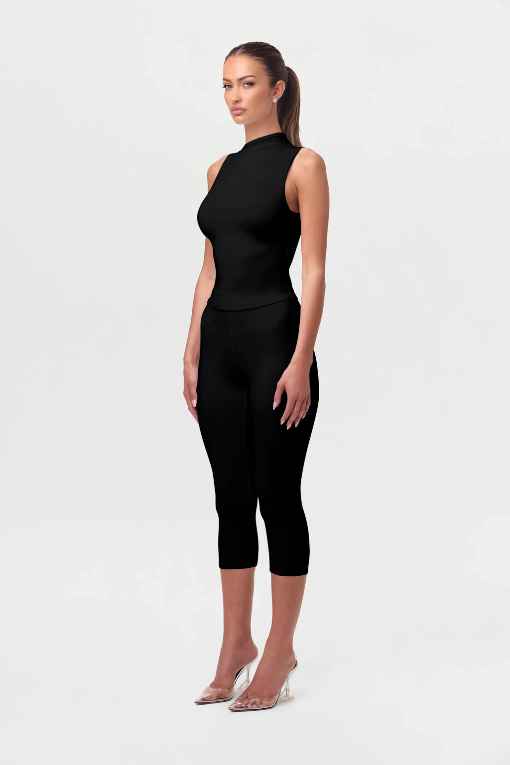 Smooth Sculpt Capri Legging