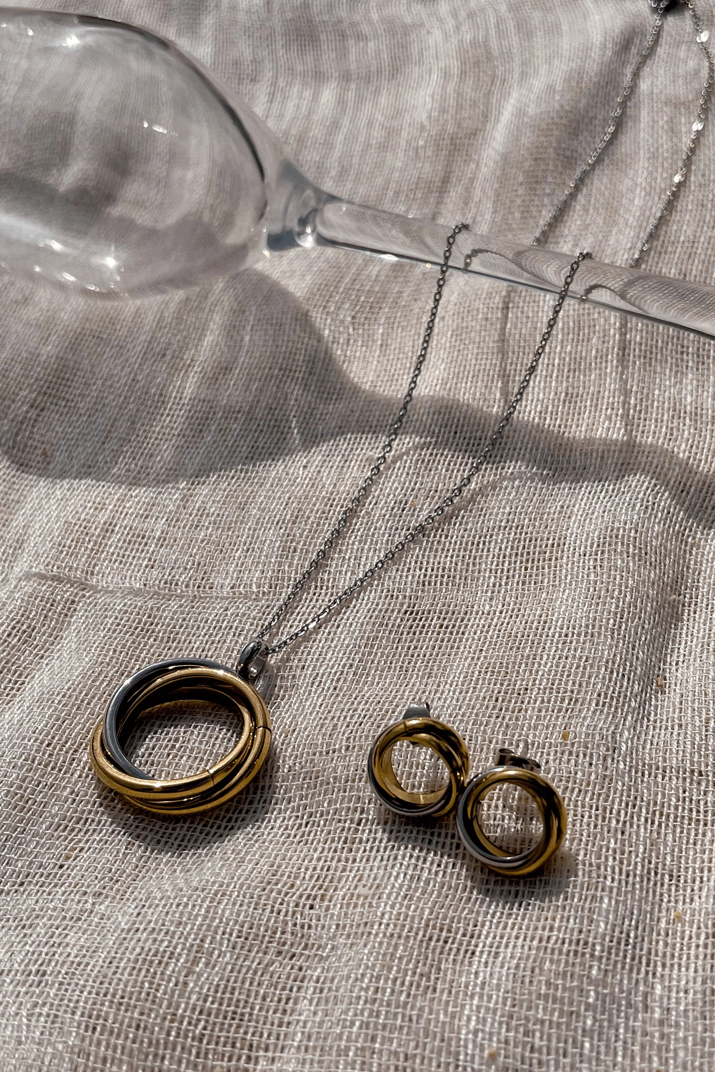 Diora Necklace Set